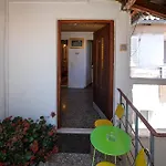 Apartman Timeless Antique Old Town With Terrace Zára