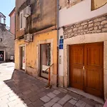 Apartman Timeless Antique Old Town With Terrace