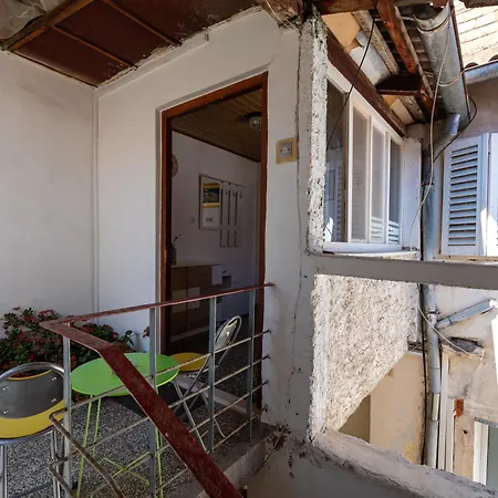 Timeless Antique Old Town With Terrace Zára
