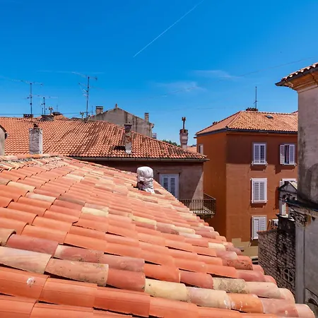 Timeless Antique Old Town With Terrace * Zára