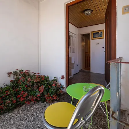 Timeless Antique Old Town With Terrace * Zara