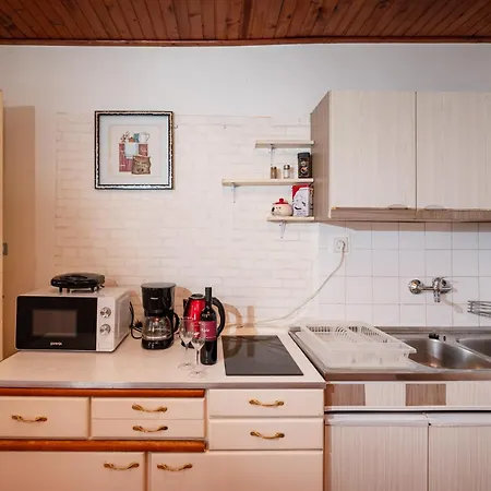 아파트 Timeless Antique Old Town With Terrace 자다르