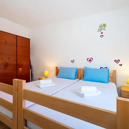 Timeless Antique Old Town With Terrace Appartamento