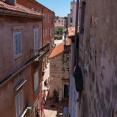 Timeless Antique Old Town With Terrace דירה *