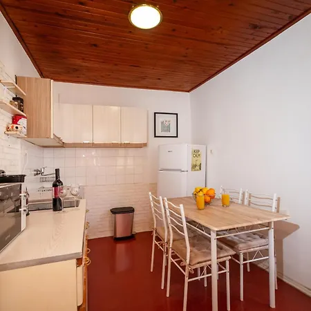 Timeless Antique Old Town With Terrace