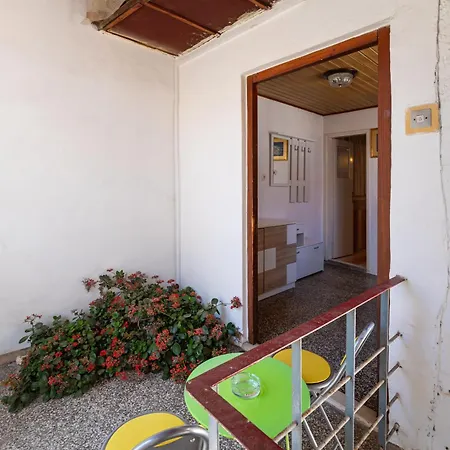 דירה Timeless Antique Old Town With Terrace *