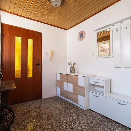 Timeless Antique Old Town With Terrace דירה זאדאר