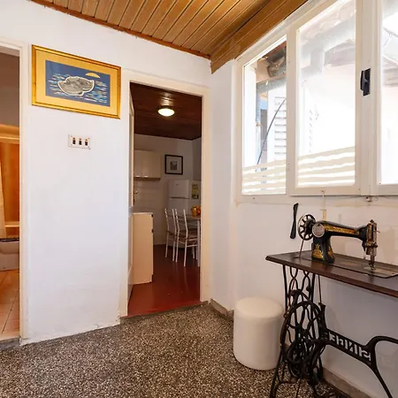 Appartamento Timeless Antique Old Town With Terrace Zara