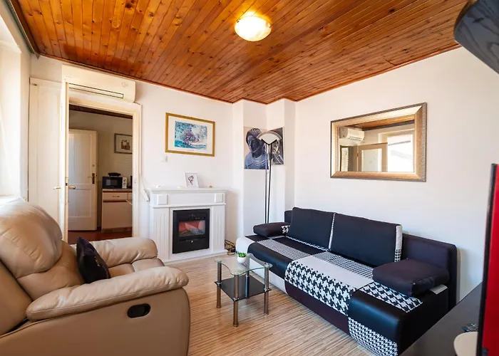 Lägenhet Timeless Antique Old Town With Terrace *