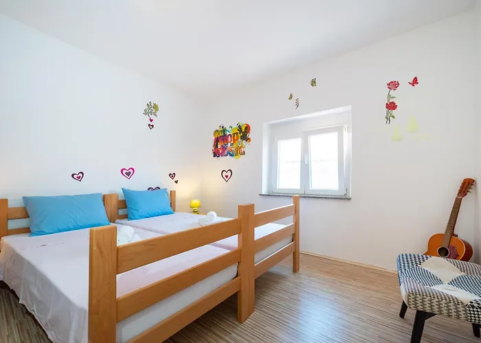 Timeless Antique Old Town With Terrace *