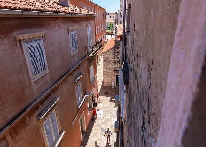 Timeless Antique Old Town With Terrace *