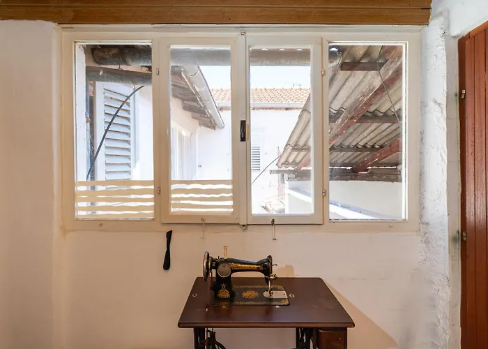 Timeless Antique Old Town With Terrace Lägenhet