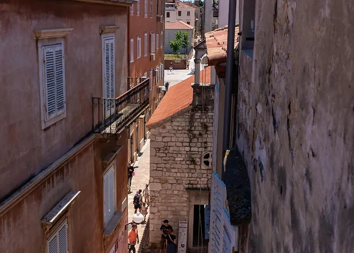 Timeless Antique Old Town With Terrace Lägenhet *