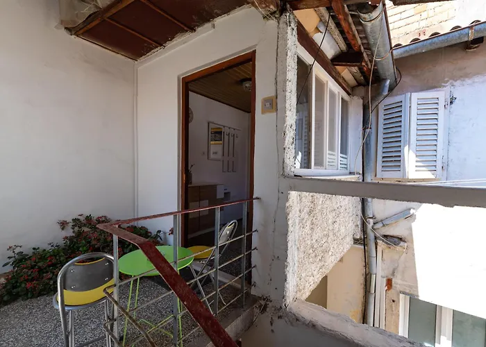 Timeless Antique Old Town With Terrace Zadar