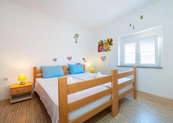 Timeless Antique Old Town With Terrace Lägenhet *